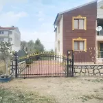 Living House Villa *